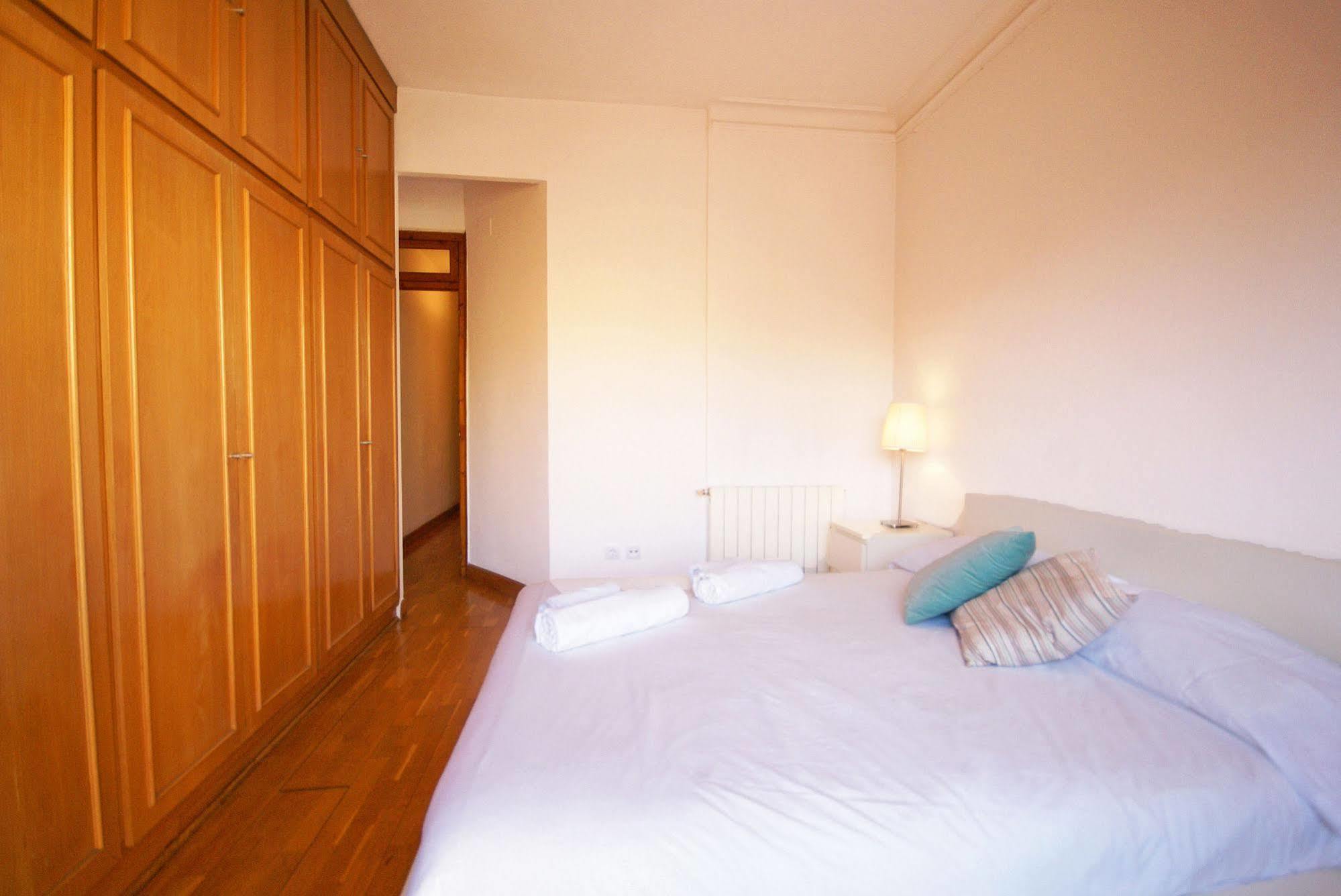 Flateli Aribau Lejlighed Barcelona Eksteriør billede